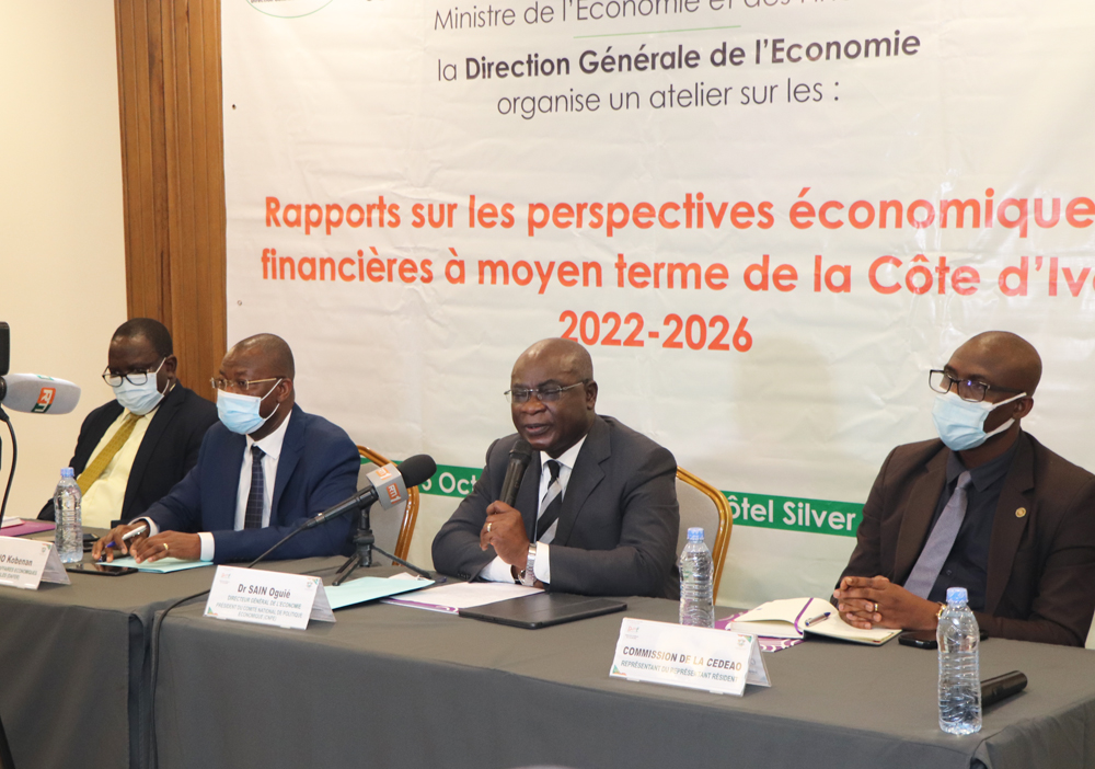 ELABORATION DES PERSPECTIVES ECONOMIQUES ET FINANCIERES