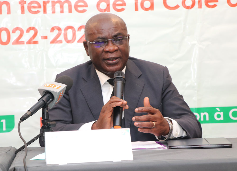 ELABORATION DES PERSPECTIVES ECONOMIQUES ET FINANCIERES